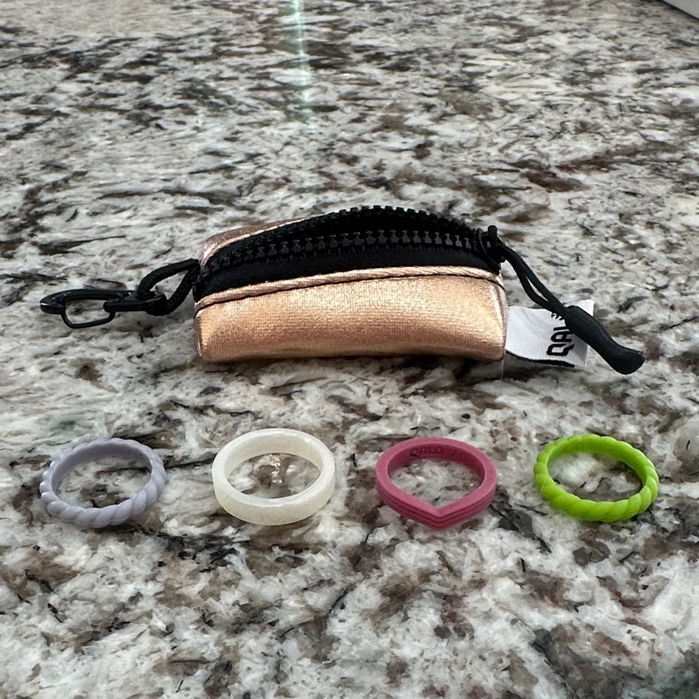 Women’s Qalo Stackable Rings - Picture 1 of 6